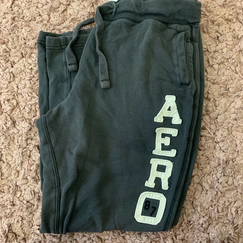 gray sweatpants